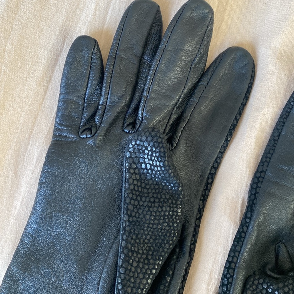 Black Leather Gloves - Picture 4 of 6